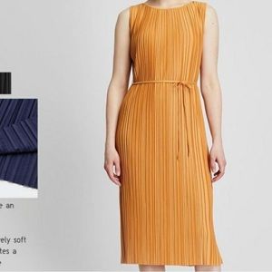 NEVER WORN - Uniqlo Pleated Dress